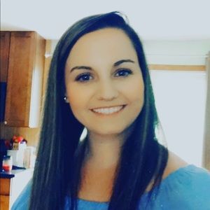 Meet your Posher, Lyndsie